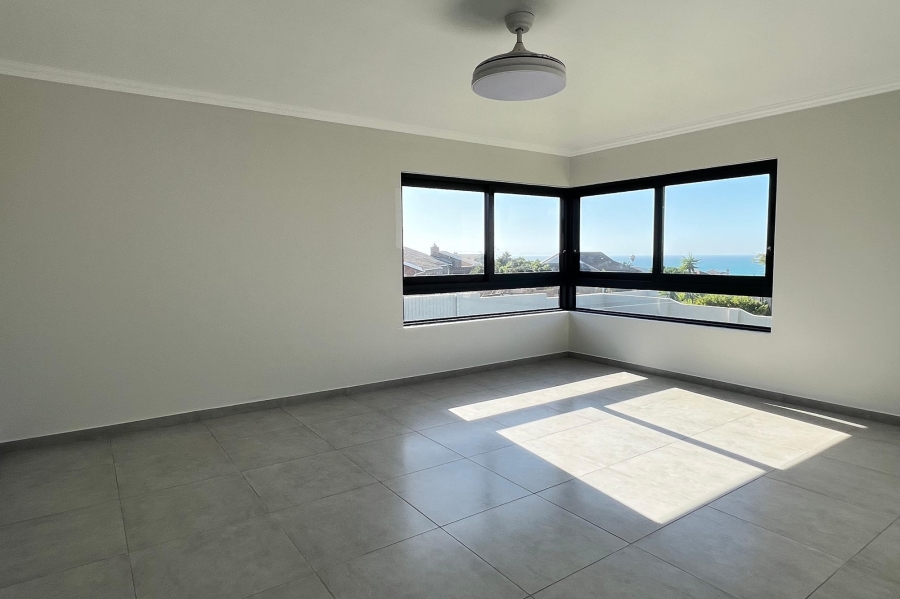3 Bedroom Property for Sale in Wavecrest Eastern Cape
